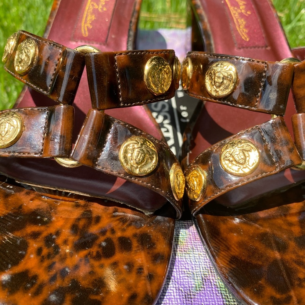 🚨❤️EXPRESSIONS SANDALS🚨❤️ - Picture 5 of 6